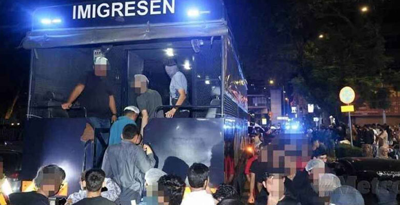 http://fbnews247.com/wp-content/uploads/2025/09/Malayeshia-BD-Arrest-1.jpg