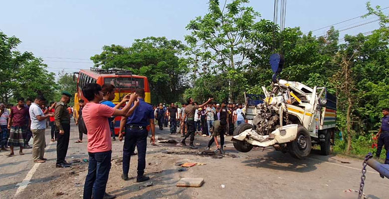 http://fbnews247.com/wp-content/uploads/2025/10/Accident.jpg