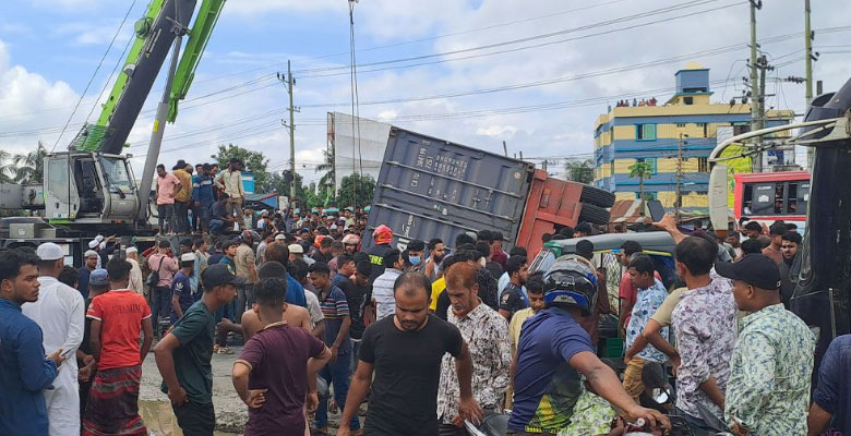 https://fbnews247.com/wp-content/uploads/2025/08/Comolla-Accident.jpg