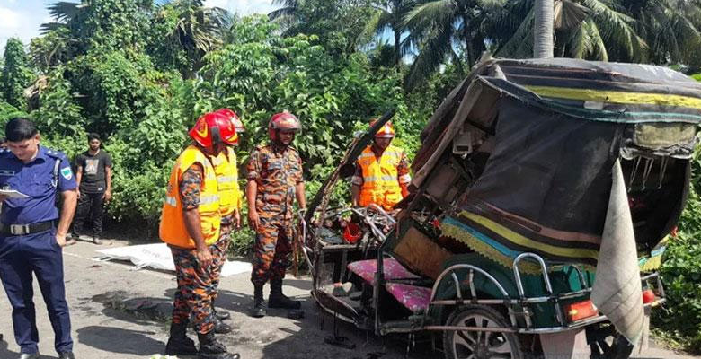 https://fbnews247.com/wp-content/uploads/2025/08/Khulna-Accident.jpg
