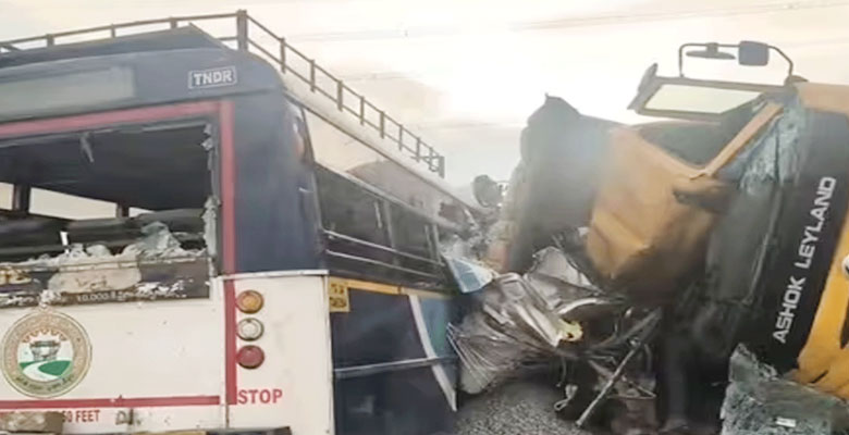 https://fbnews247.com/wp-content/uploads/2025/11/India-Accident.jpg