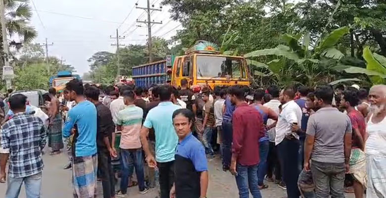 https://fbnews247.com/wp-content/uploads/2025/11/Noakhali-Accident.jpg