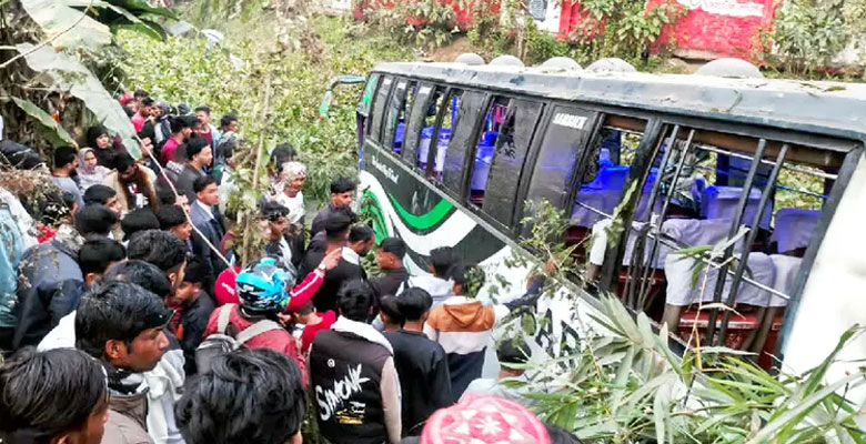 https://fbnews247.com/wp-content/uploads/2026/01/Madaripur-Accident-1.jpg