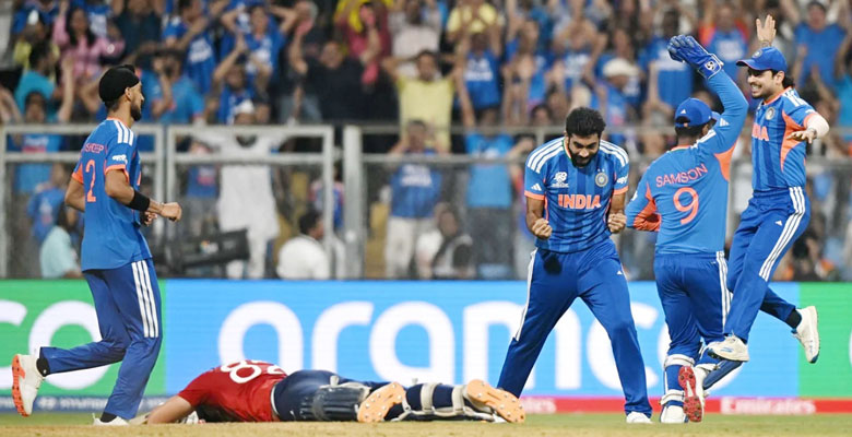 ইংল্যান্ডকে হারিয়ে ফাইনালে ভারত