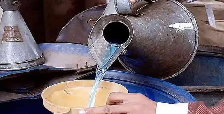 জ্বালানি তেলের অবৈধ মজুতের তথ্য দিলেই পুরস্কার