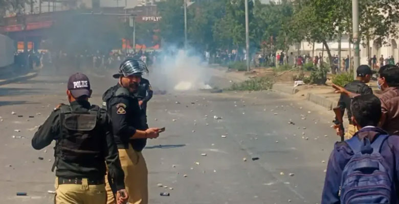 খোমেনি হত্যা: করাচির মার্কিন দূতাবাসে বিক্ষোভ, নিহত ৯