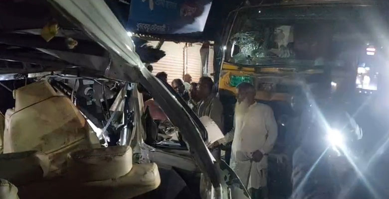 কুড়িগ্রামে ট্রাকের সঙ্গে মাইক্রোবাসের সংঘর্ষে নিহত ৩
