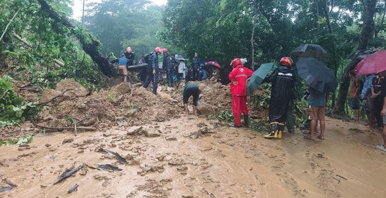 পাহাড়ধস-বন্যায় চট্টগ্রাম বিভাগে ৩৫ প্রাণহানি, পানিবন্দি লাখো মানুষ